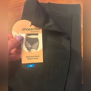 Shapermint Empower Mesh Shaper Short - Black